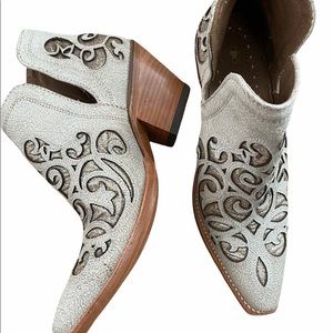 Ariat Dixon glitter booties - 7.5 NWOT